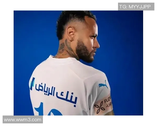 足球明星私下抽烟视频曝光引发球迷热议与争议